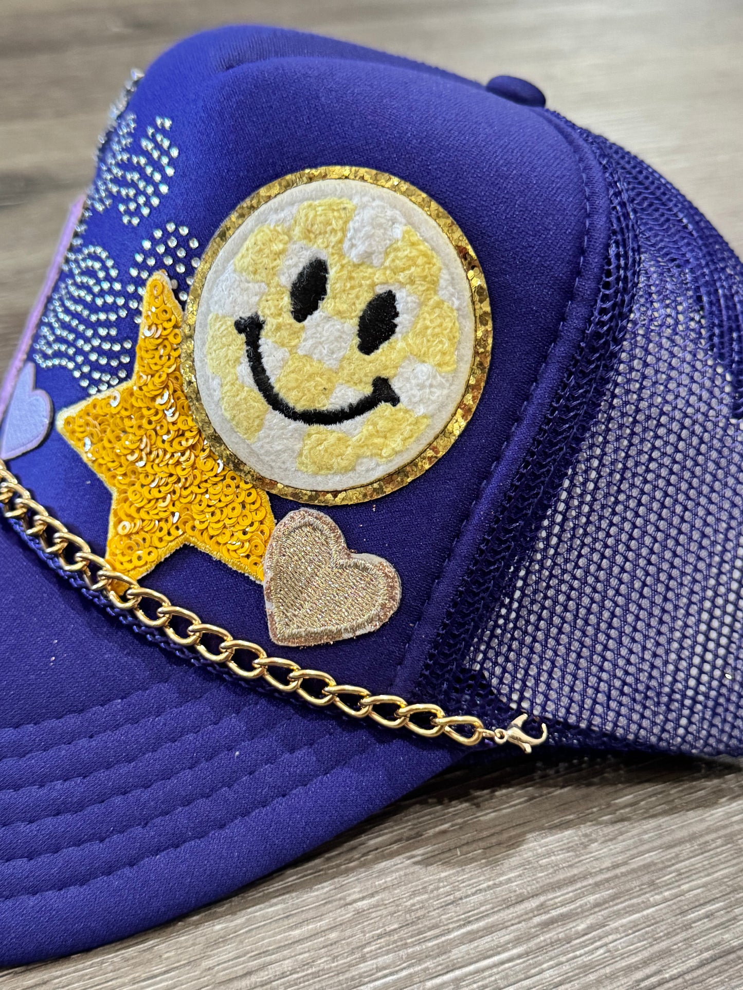 Girly Paw Print & Smiley Kearney Bulldogs Trucker Hat